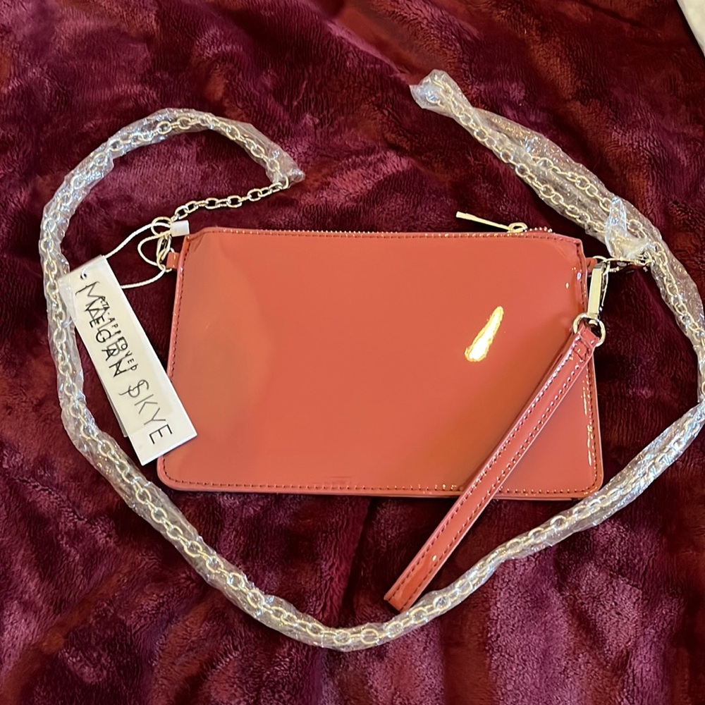 Malibu Skye (vegan) clutch with shoulder strap